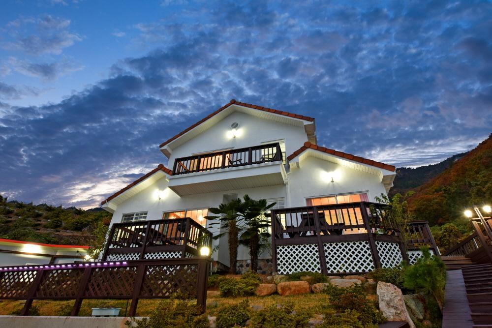 Namhae Bluemare Pension 외부 사진