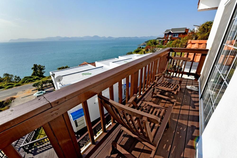 Namhae Bluemare Pension 외부 사진
